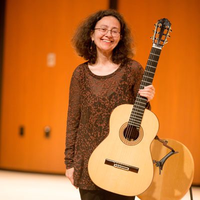 Classical-Guitarist-Linda